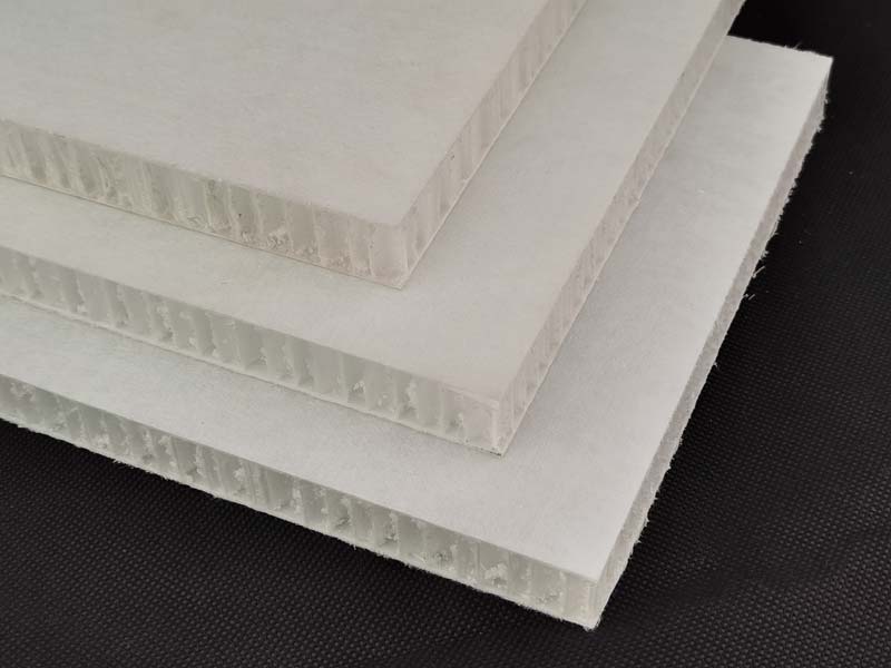 CFRTP複合材料(liao)具有優異的力學(xue)性能,輕質,耐腐蝕(shí)